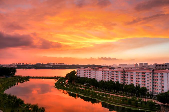 /upload/image/du-hoc-trung-quoc/dai-hoc-kinh-te-luat-trung-nam-3.jpg
